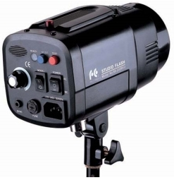 ���������� ���������� Falcon Eyes SS-200MVU